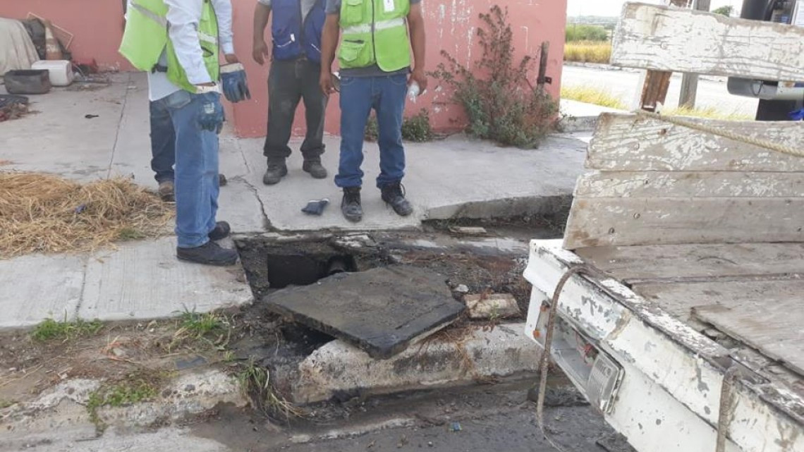 Comapa trabaja con equipo vactor