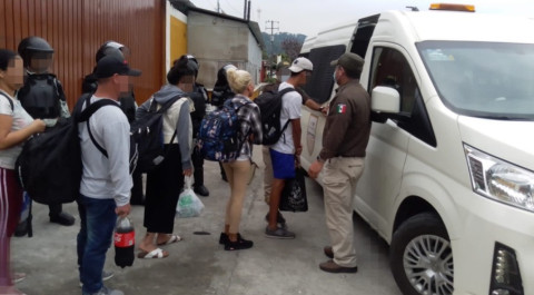 Restaca INM a 150 migrantes hacinados en hotel de Chiapas 