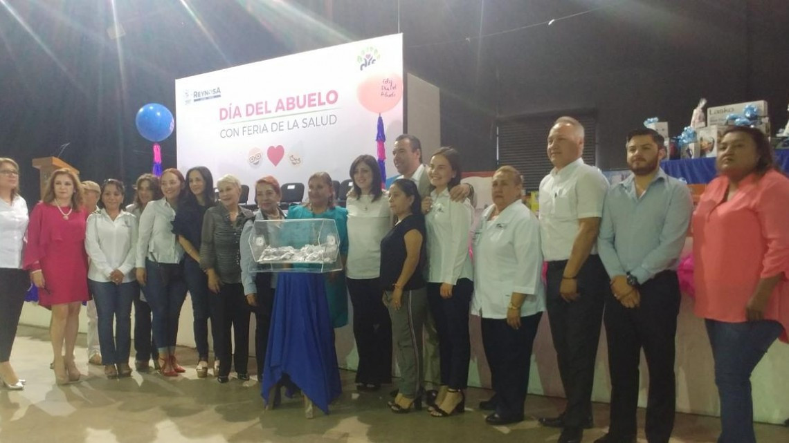 Previo al Día del Abuelo, más de mil abuelitos festejan su día