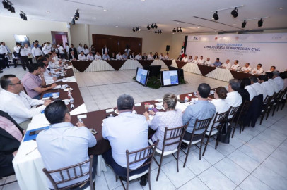 Preside Gobernador sesión del Consejo de PC por Temporada de Huracanes 2018