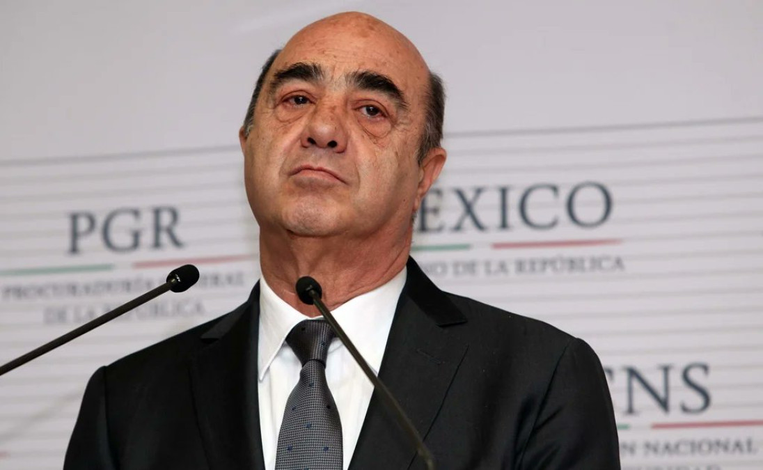 FGR pide 82 años de cárcel para Murillo Karam por caso Ayotzinapa