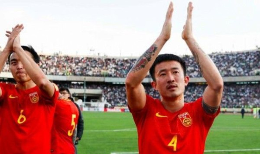 Mujer pide que expulsen a su esposo de selección de fútbol de China, 