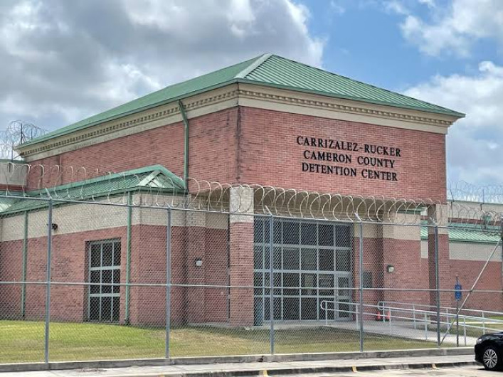 Reclusos provocan disturbios en cárcel de Brownsville