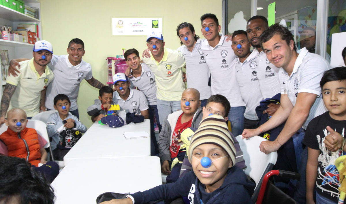 Club América visita a niños con cancer 