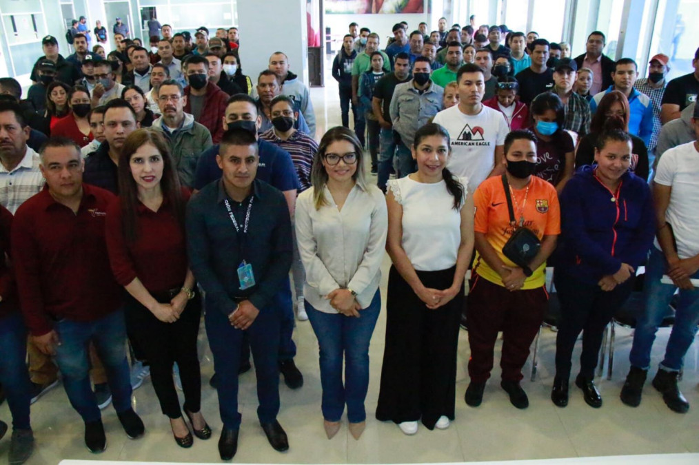 Más de cien victorenses viajan a CDMX con la meta de convertirse en guardias de protección federal