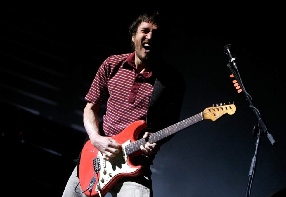 El exguitarrista de los Red Hot Chili Peppers vuelve a la banda