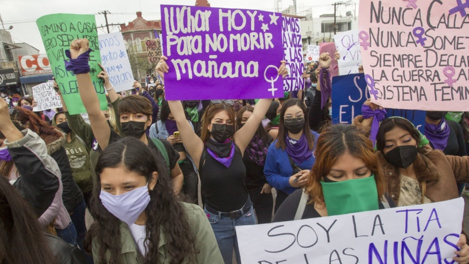 Pide AMLO a mujeres que no haya violencia por la marcha feminista