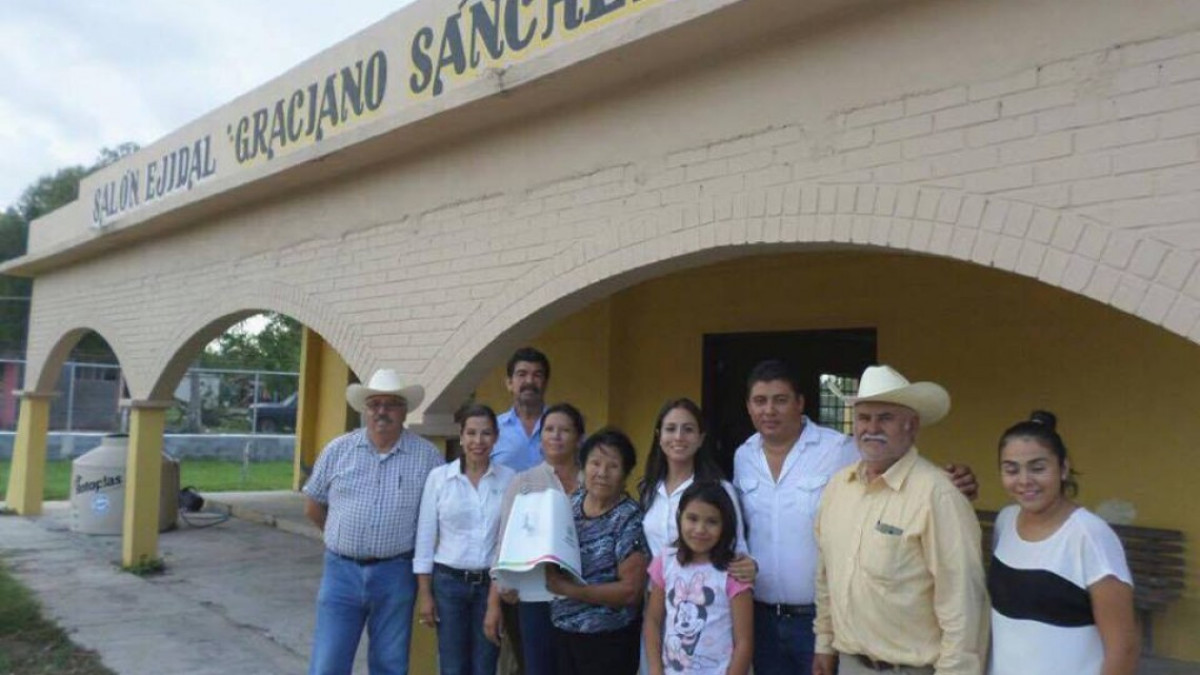 Ayuntamiento otorga porta garrafones a áreas rurales