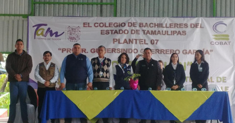 Participa COBAT en la siembra de árboles