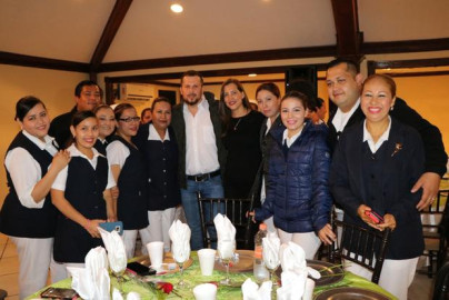 Se celebran día de las enfermeras y enfermeros