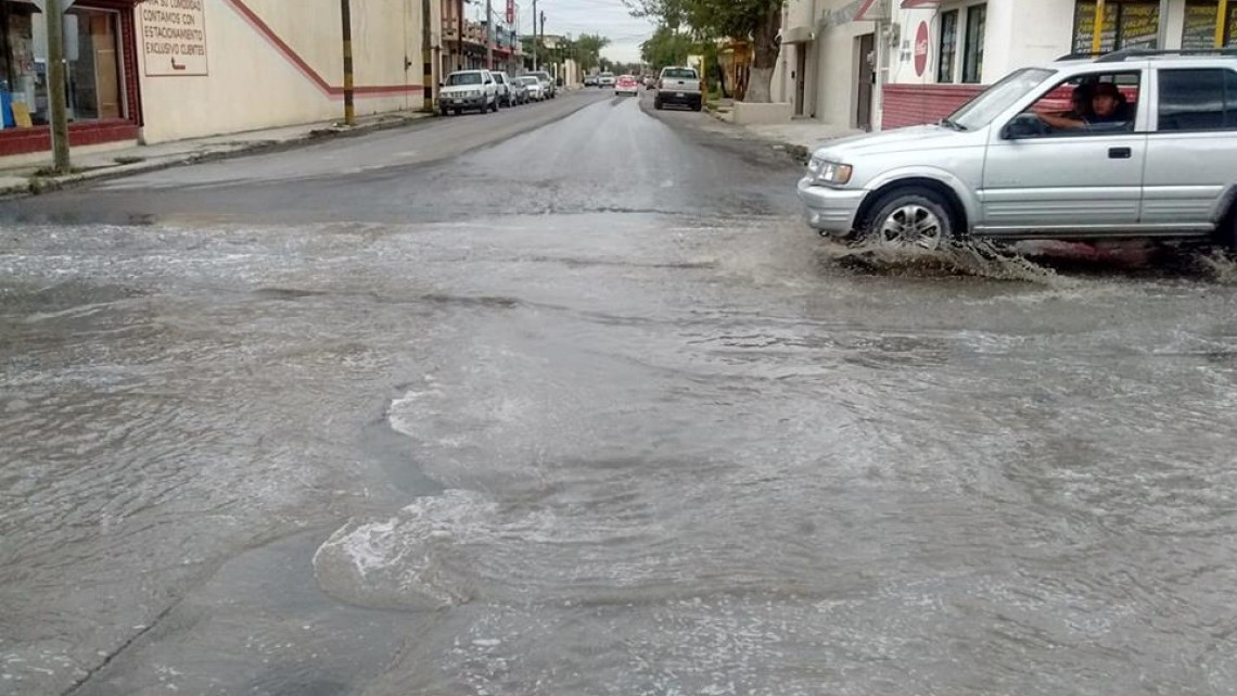 Comapa trabaja con equipo vactor