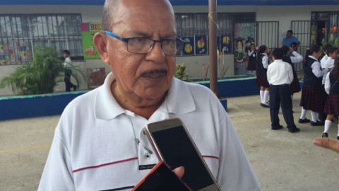 Maestros defienden aportación de cuotas escolares