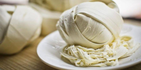 Quesos que no son quesos y hongos: Marcas que Profeco retirará del mercado