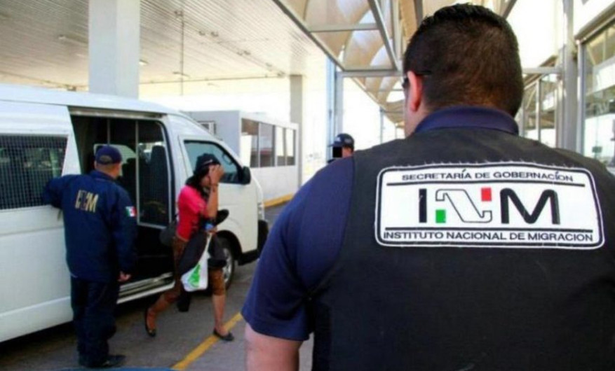 Caravana se entrega a las autoridades del INM