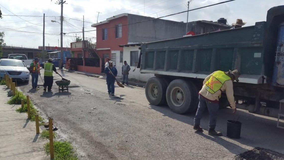 Aceleran trabajos de bacheo en Matamoros