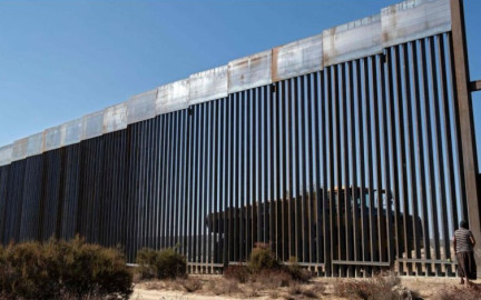 Suspende Juez Federal restricción de Biden al Título 42 que permite expulsar a migrantes