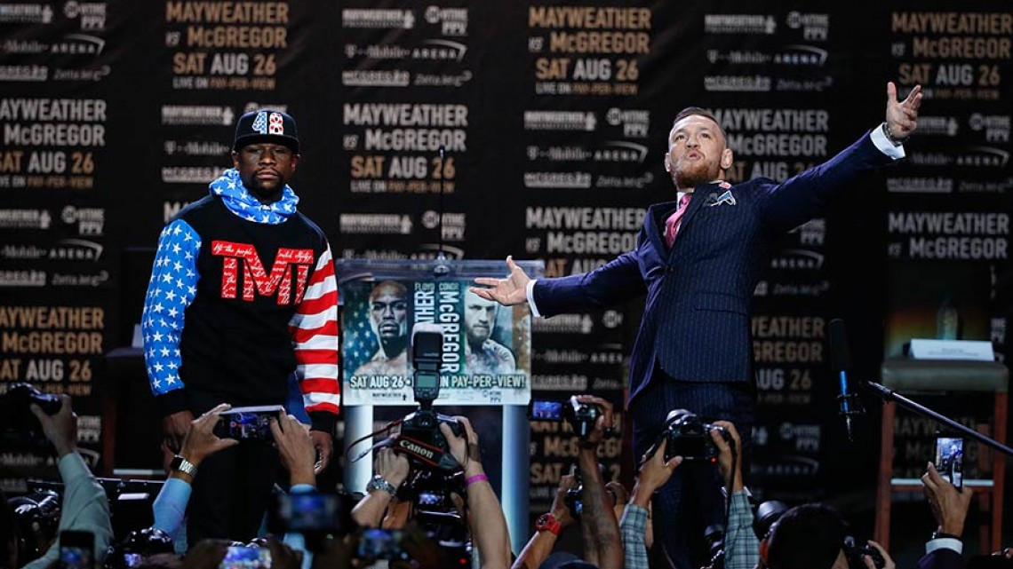 Floyd y McGregor se amenzan durante presentación de la pelea 