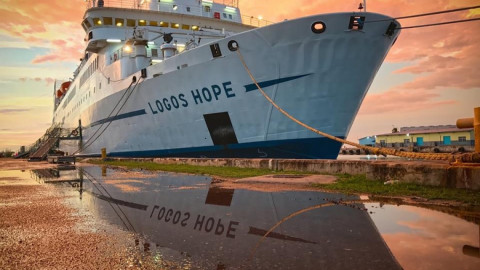 Todo un éxito en Tampico el bibliobuque Logos Hope