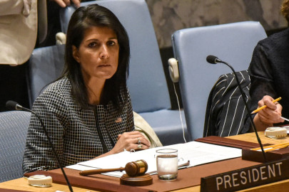 EU dice que Rusia debe distanciarse de Assad
