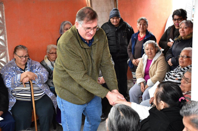 Atiende DIF a grupos en comunidad