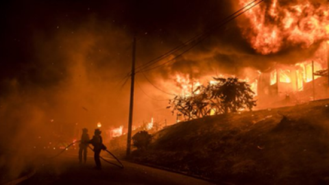 Incendios forestales amenazan California