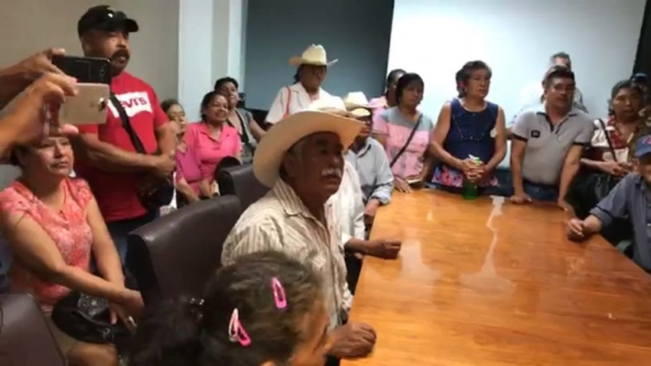 Colonos toman la COMAPA por falta de agua