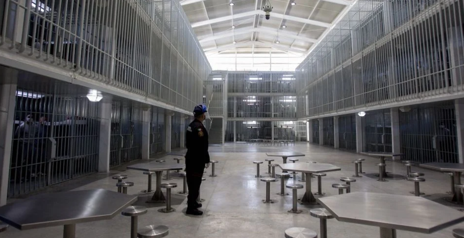 Acusa AMLO sobre cárceles privatizadas en México 