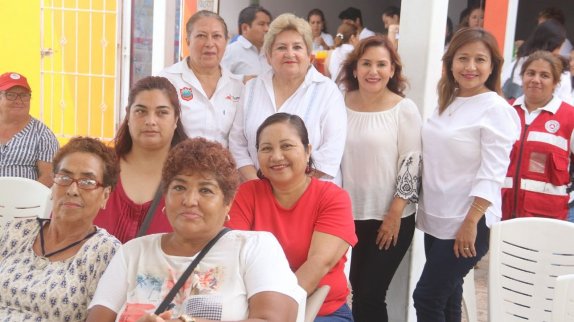 Festeja gobierno municipal y DIF Tampico a adultos mayores