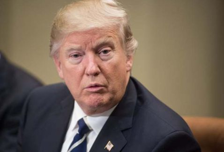 Trump asegura que el veto a ajuste migratorio es ridículo 