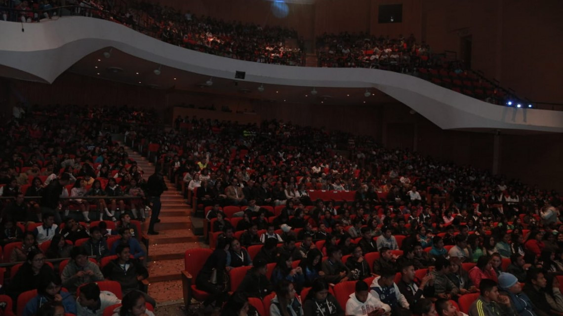 Maki Ortiz pone en marcha el ciclo de conferencias Vive Sin Drogas