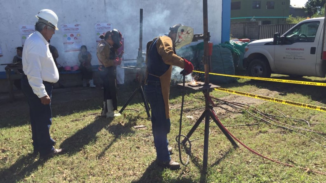 Capacitan a jóvenes y señoritas, para mejorar la calidad en mano de obra