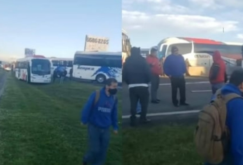 Choferes bloquean carretera para protestar por compañero asesinado 