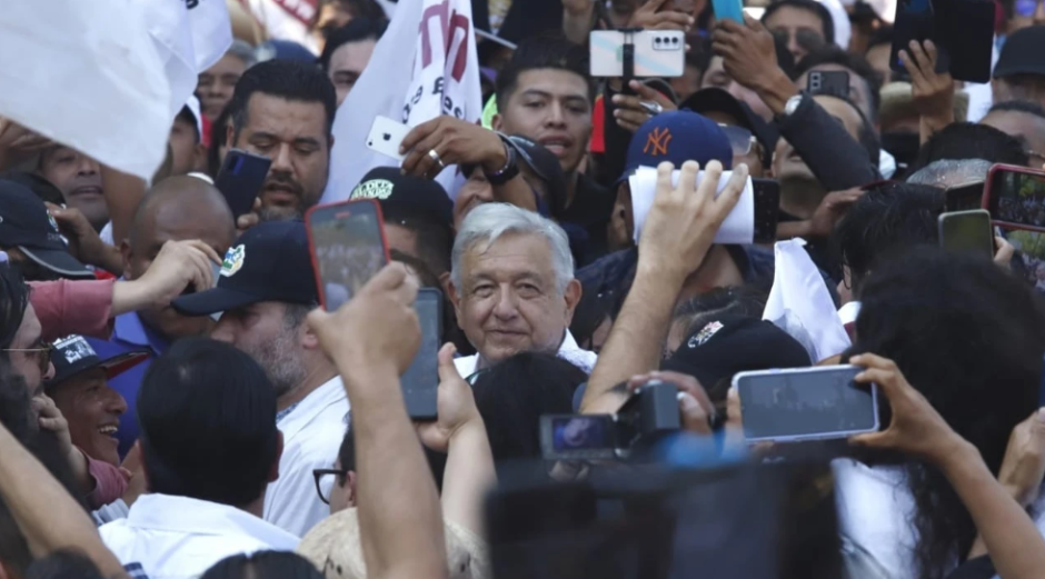 “Que presenten pruebas” AMLO sobre acarreo en la marca del 27 