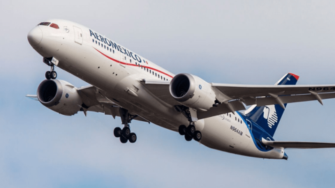 87 pilotos de Aeroméxico con COVID; 43 vuelos cancelados