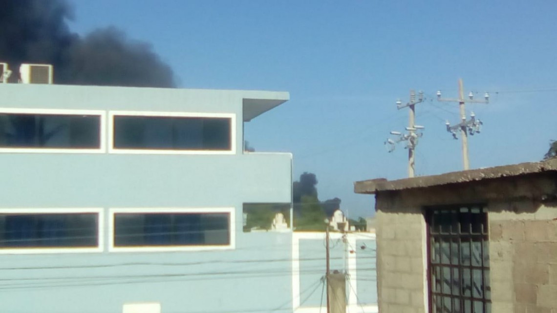 Controlan incendio en patio norte de la refinería Francisco I. Madero