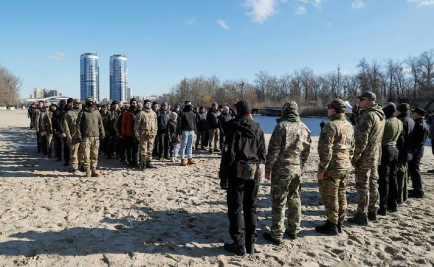 Embajada de México en Ucrania alista desplazamiento de connacionales