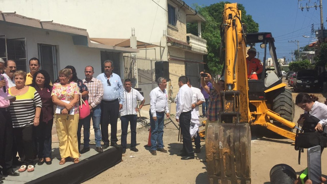 Oseguera pone en marcha trabajos hidrosanitarios