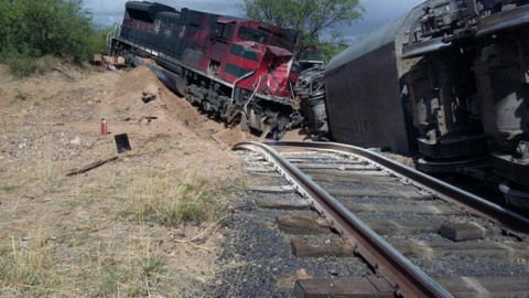 Deja tres heridos descarrilamiento de tren en Sonora