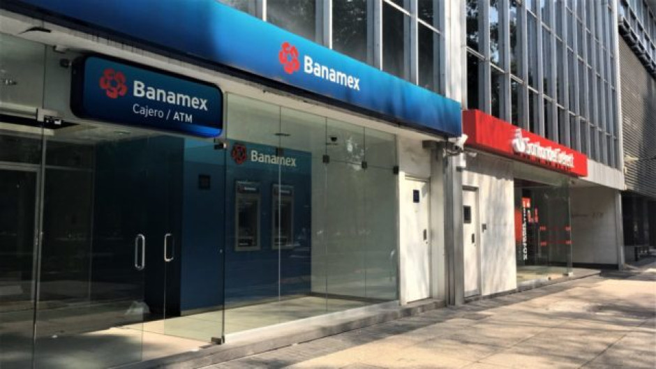 Por 2 de noviembre, sucursales bancarias no abrirán este martes