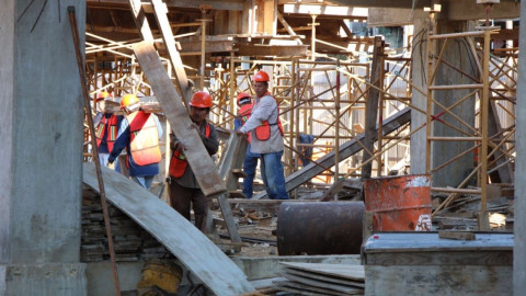 Lamenta Alcaldesa poco avance que llevan los nuevos mercados municipales