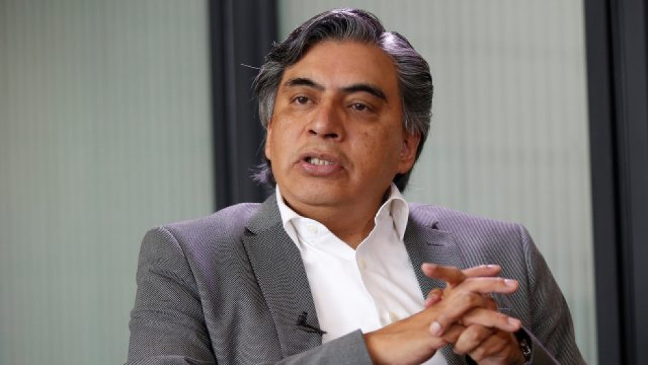 Aún no se decide si habrá reemplazo o sigue Gerardo Esquivel en Banxico: AMLO