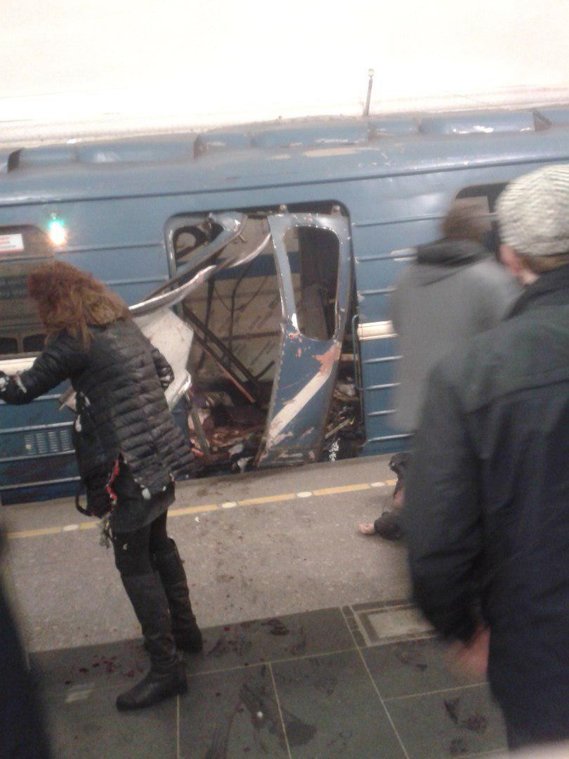 Reportan al menos 10 muertos en explosión en el metro de San Petersburgo