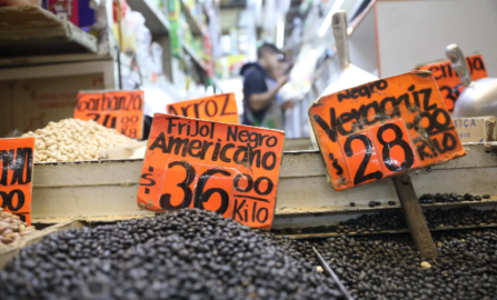 Próxima semana presentará AMLO plan antiinflacionario para garantizar precios justos en la canasta básica 