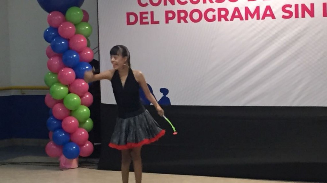 Participan niños y jóvenes especiales, en concurso de talentos