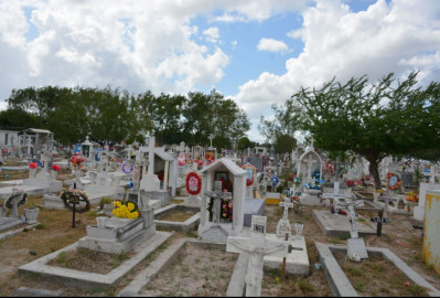 Preparados panteones municipales para recibir a los visitantes