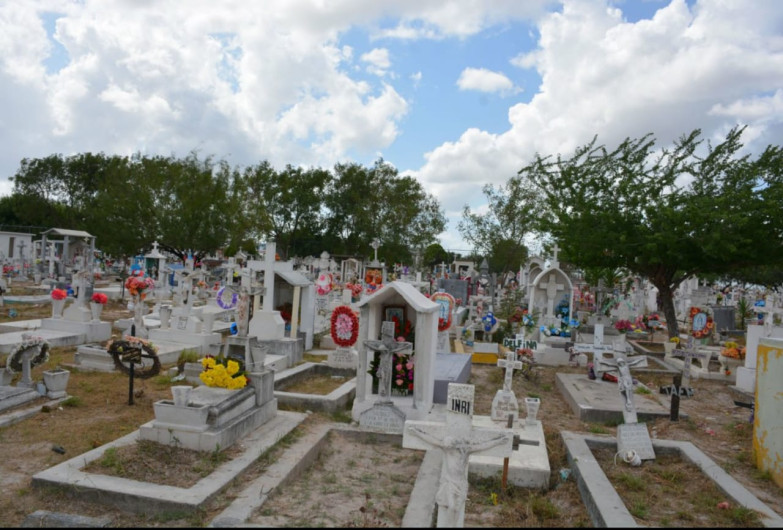 Preparados panteones municipales para recibir a los visitantes