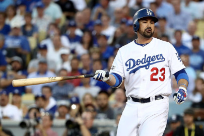 Adrián González se pierde resto de temporada de MLB por lesión 