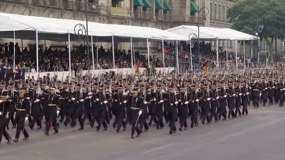 Asi se vive el desfile cívico militar por el 112 aniversario de la Revolución Mexicana 