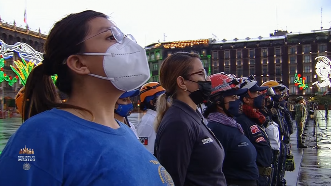 19 de septiembre: Izan la bandera en el Zócalo en memoria de las víctimas de los sismos del 85 y 2017