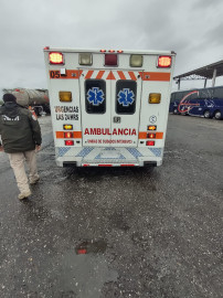 Rescatan en Tabasco a 36 migrantes hacinados que viajaban en ambulancia